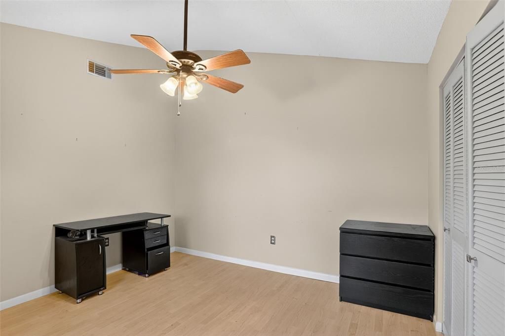 Active With Contract: $230,000 (2 beds, 2 baths, 1234 Square Feet)