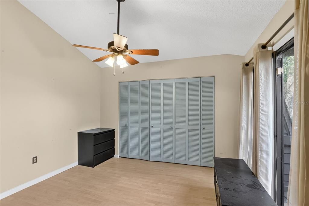 Active With Contract: $230,000 (2 beds, 2 baths, 1234 Square Feet)