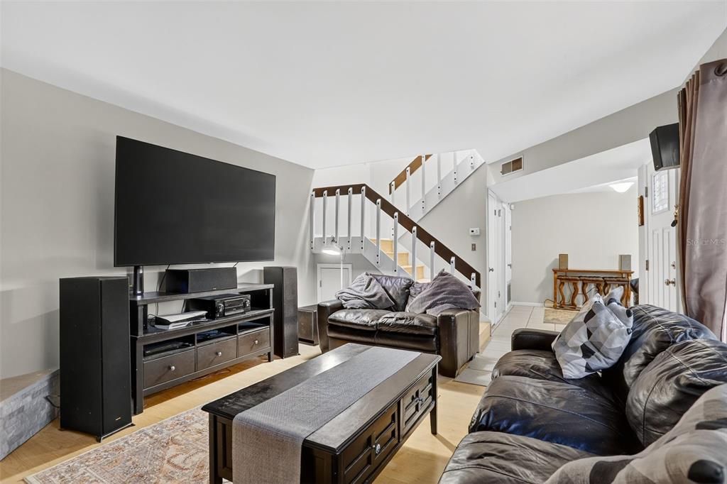 Active With Contract: $230,000 (2 beds, 2 baths, 1234 Square Feet)