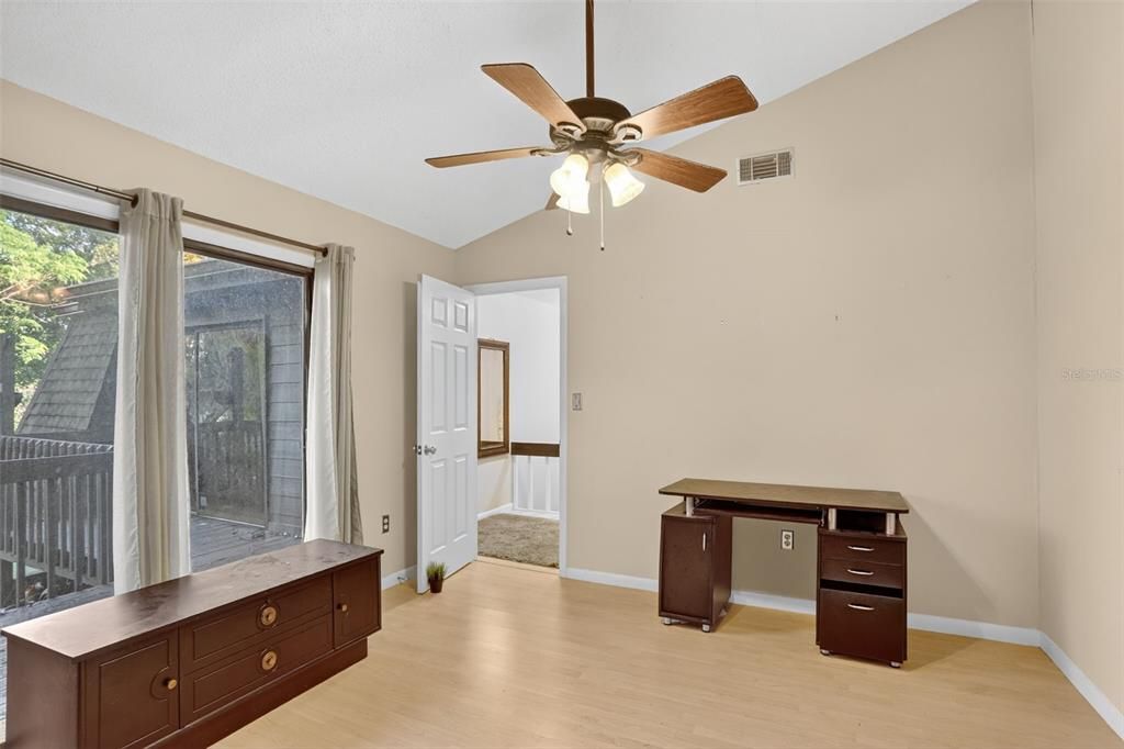 Active With Contract: $230,000 (2 beds, 2 baths, 1234 Square Feet)