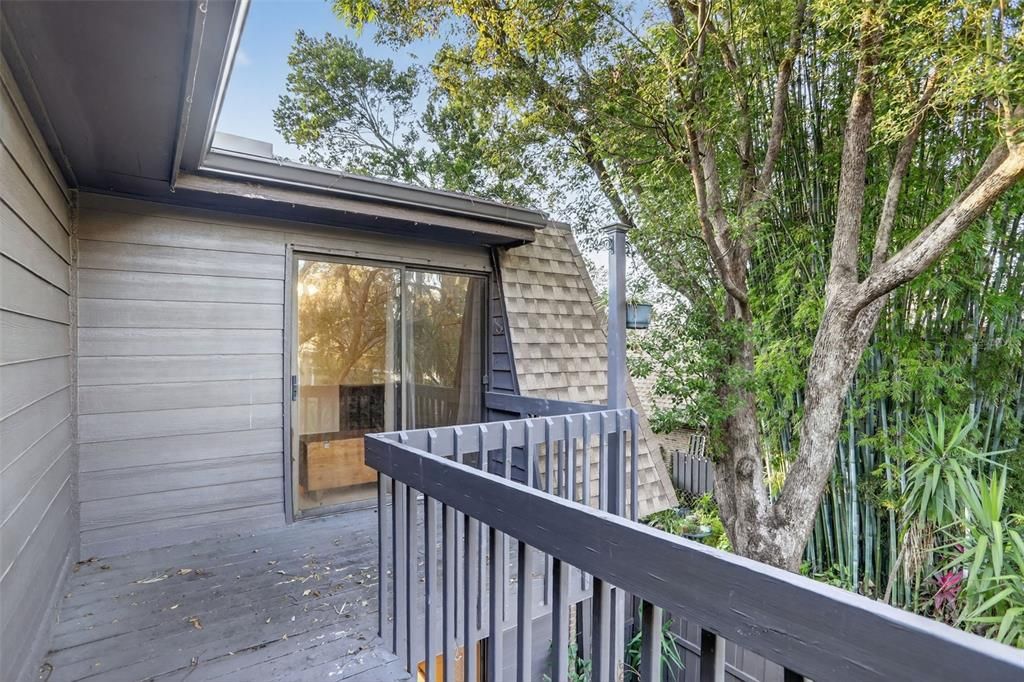 Active With Contract: $230,000 (2 beds, 2 baths, 1234 Square Feet)