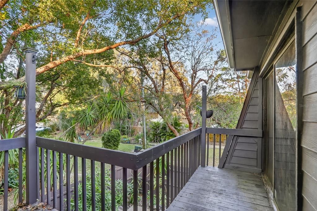 Active With Contract: $230,000 (2 beds, 2 baths, 1234 Square Feet)