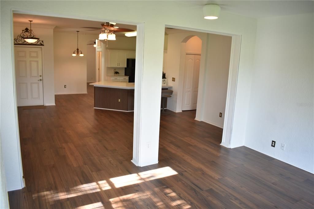 For Sale: $240,000 (3 beds, 2 baths, 1292 Square Feet)