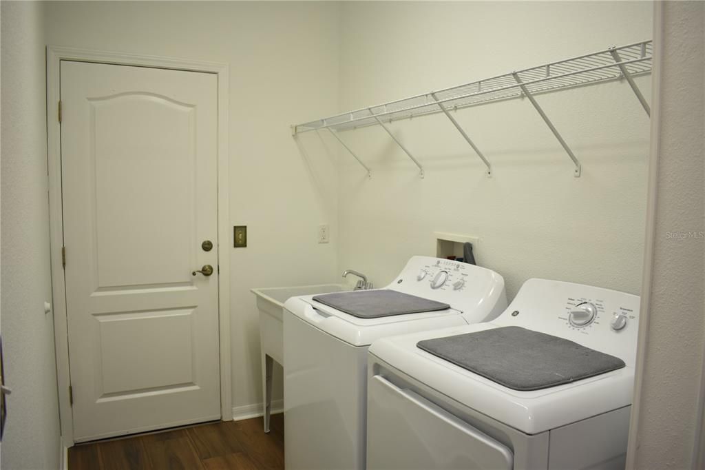 For Sale: $240,000 (3 beds, 2 baths, 1292 Square Feet)