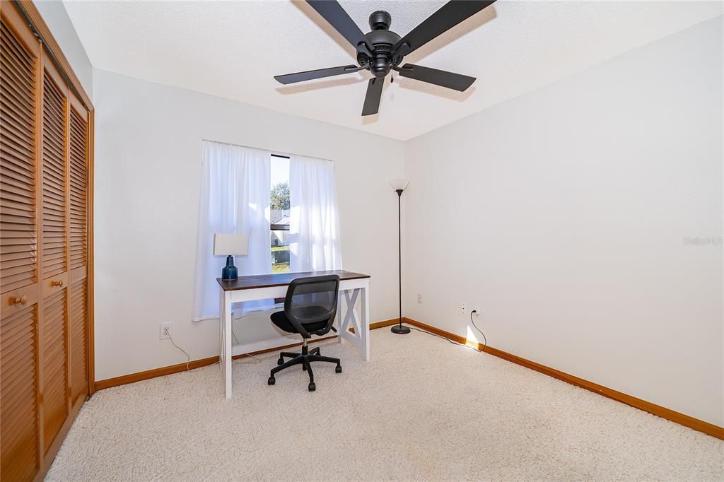 合同活跃: $364,900 (3 贝兹, 2 浴室, 1274 平方英尺)