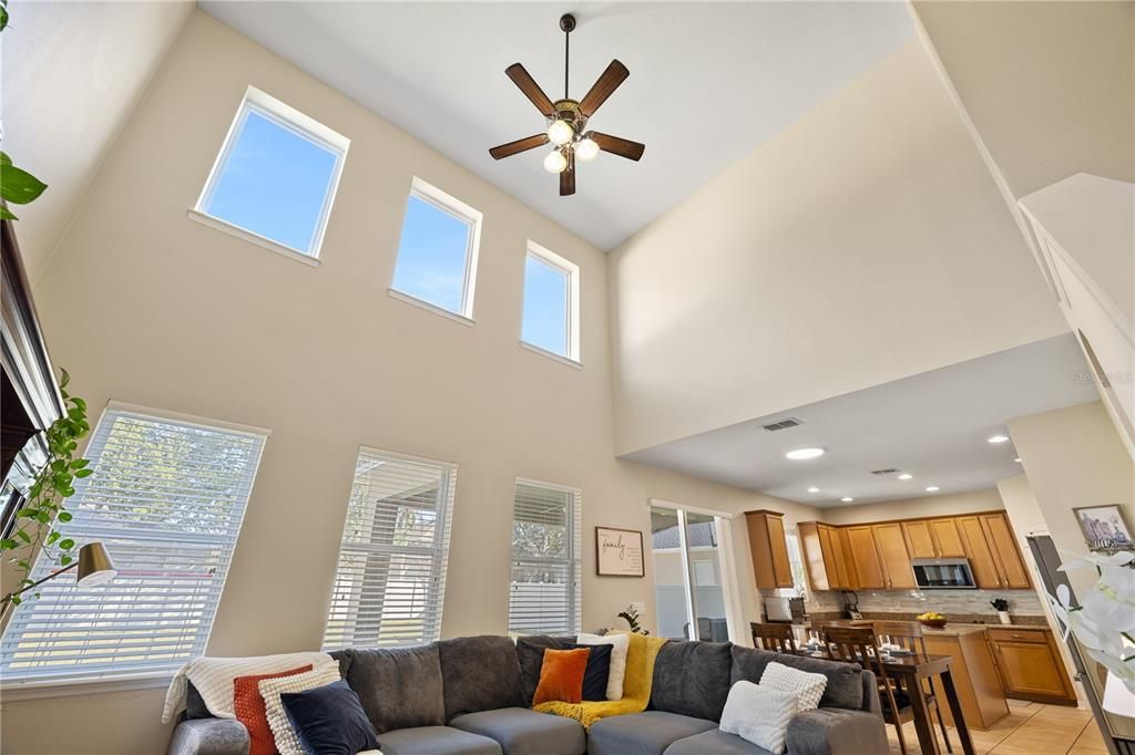 En Venta: $535,000 (5 camas, 3 baños, 2550 Pies cuadrados)