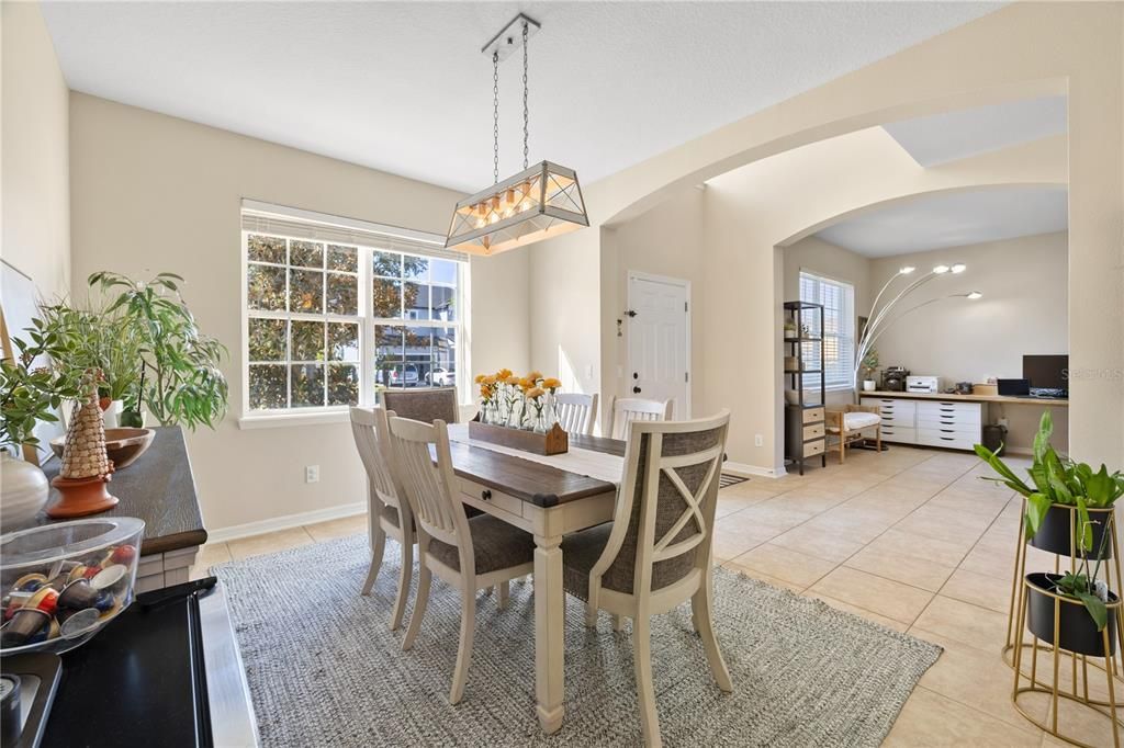 En Venta: $535,000 (5 camas, 3 baños, 2550 Pies cuadrados)