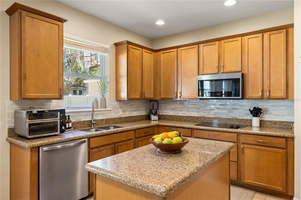 En Venta: $535,000 (5 camas, 3 baños, 2550 Pies cuadrados)