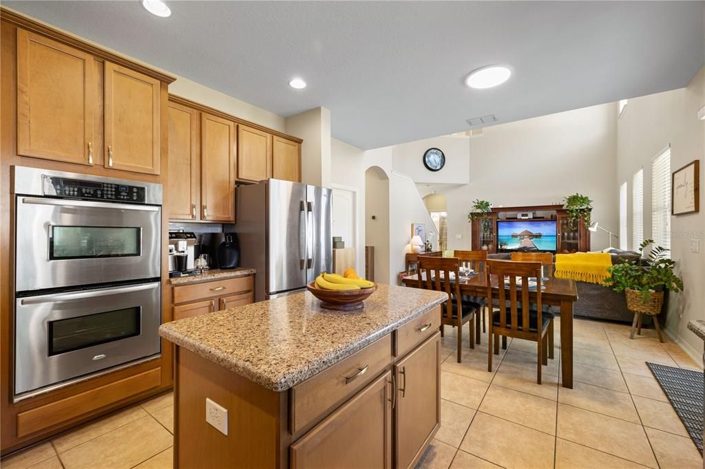 En Venta: $535,000 (5 camas, 3 baños, 2550 Pies cuadrados)