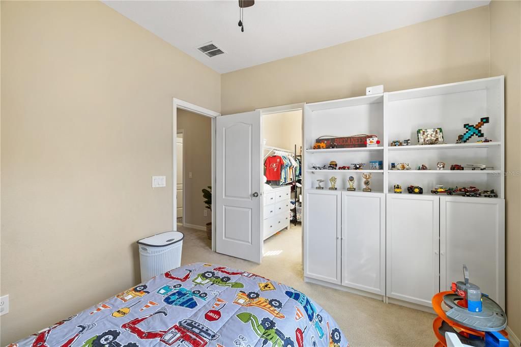 En Venta: $535,000 (5 camas, 3 baños, 2550 Pies cuadrados)