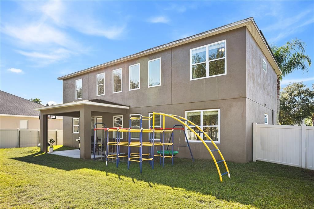 En Venta: $535,000 (5 camas, 3 baños, 2550 Pies cuadrados)