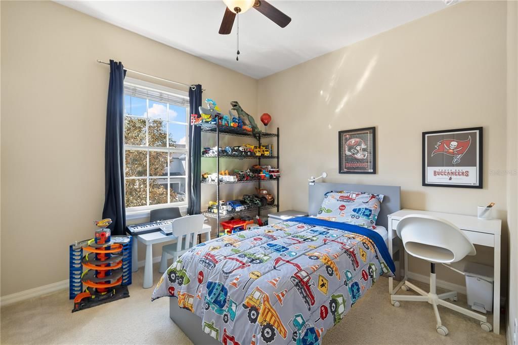 En Venta: $535,000 (5 camas, 3 baños, 2550 Pies cuadrados)