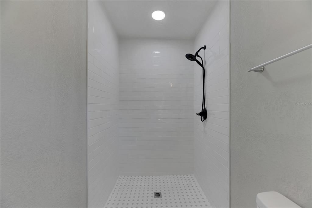 В аренду: $2,400 (2 спален, 2 ванн, 880 Квадратных фут)