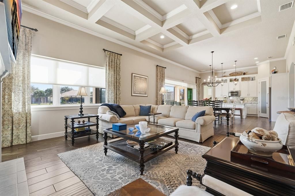 Под контрактом: $675,000 (3 спален, 2 ванн, 2130 Квадратных фут)