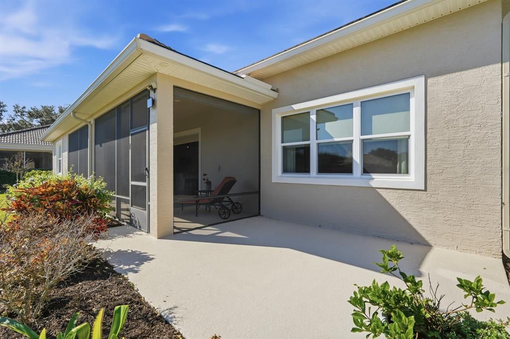 Под контрактом: $675,000 (3 спален, 2 ванн, 2130 Квадратных фут)