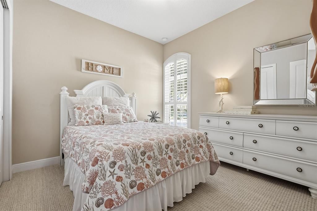 Под контрактом: $675,000 (3 спален, 2 ванн, 2130 Квадратных фут)