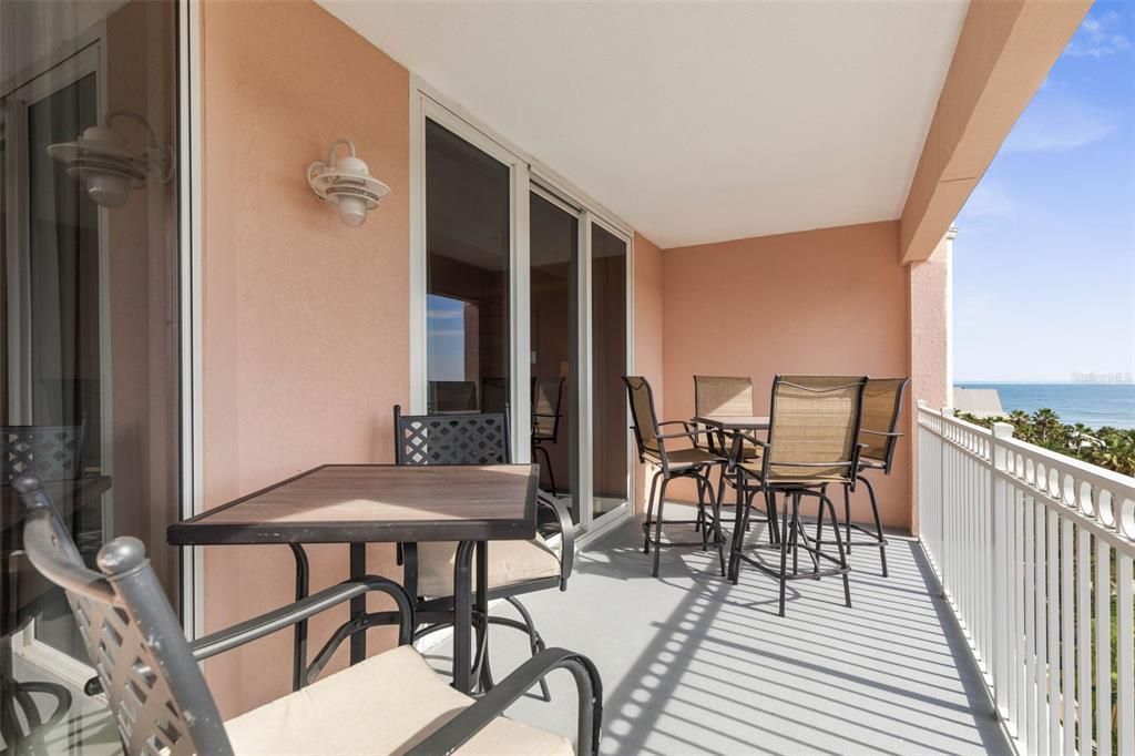 For Sale: $729,000 (3 beds, 3 baths, 1676 Square Feet)