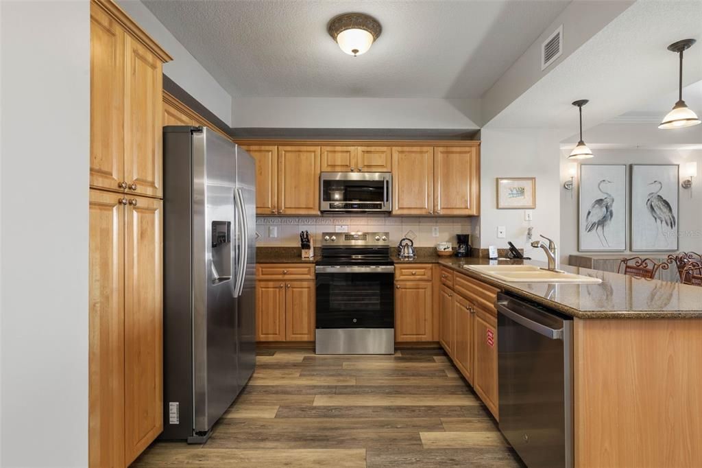 For Sale: $729,000 (3 beds, 3 baths, 1676 Square Feet)