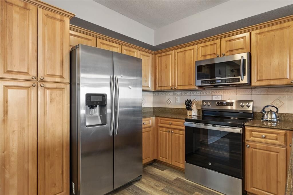 For Sale: $729,000 (3 beds, 3 baths, 1676 Square Feet)