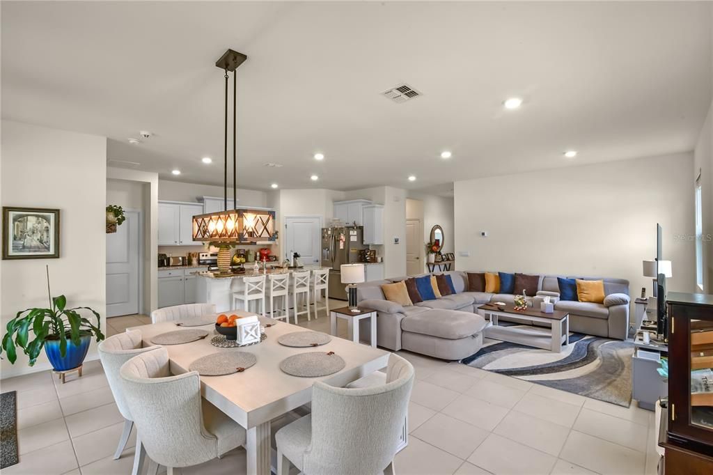 В аренду: $2,100 (3 спален, 2 ванн, 1813 Квадратных фут)