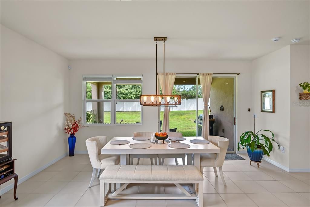 В аренду: $2,100 (3 спален, 2 ванн, 1813 Квадратных фут)