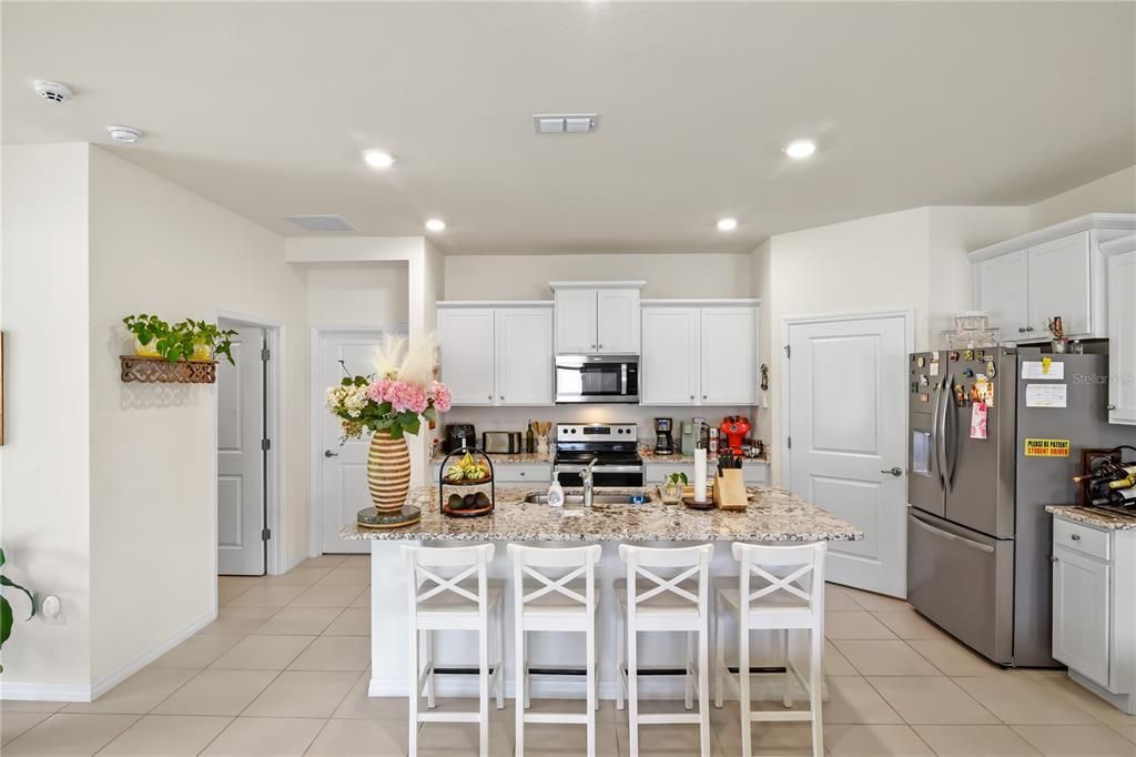 В аренду: $2,100 (3 спален, 2 ванн, 1813 Квадратных фут)