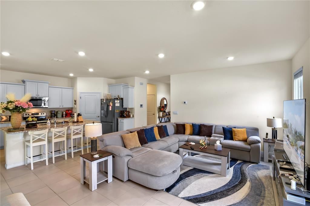 В аренду: $2,100 (3 спален, 2 ванн, 1813 Квадратных фут)