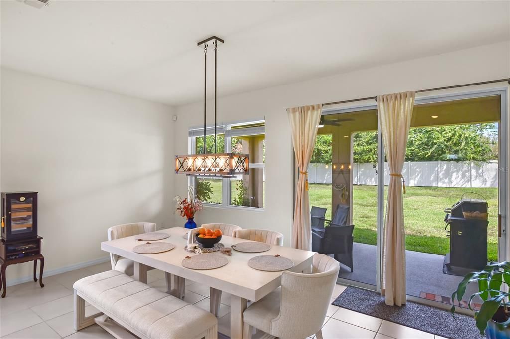 В аренду: $2,100 (3 спален, 2 ванн, 1813 Квадратных фут)