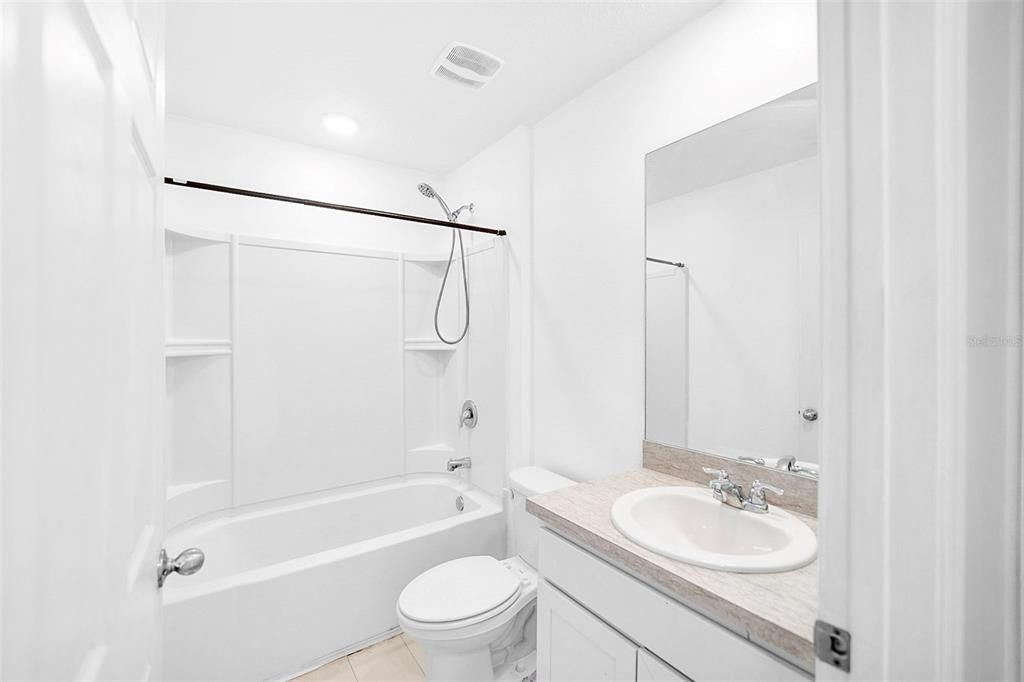 На продажу: $405,000 (3 спален, 2 ванн, 1284 Квадратных фут)