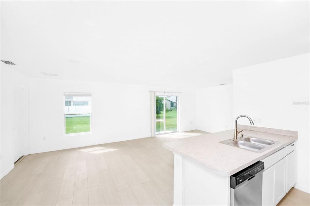 На продажу: $405,000 (3 спален, 2 ванн, 1284 Квадратных фут)