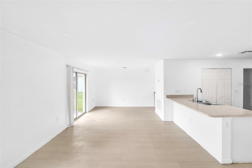 На продажу: $405,000 (3 спален, 2 ванн, 1284 Квадратных фут)