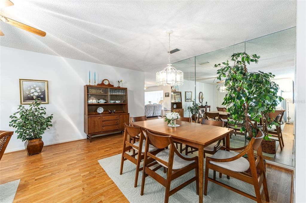 For Sale: $189,900 (2 beds, 2 baths, 1748 Square Feet)