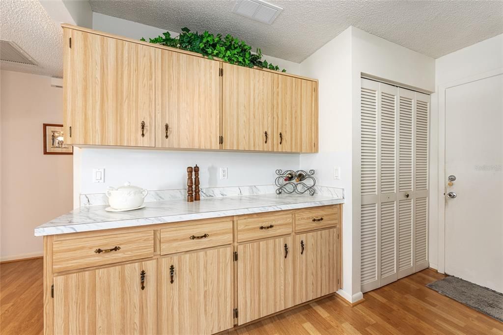 For Sale: $189,900 (2 beds, 2 baths, 1748 Square Feet)