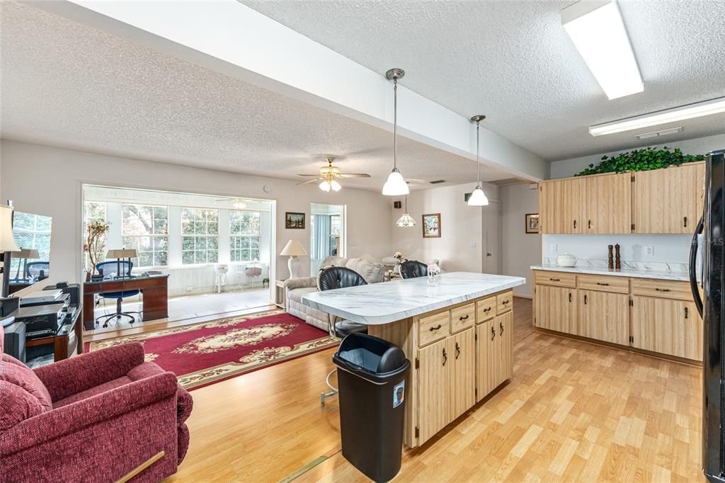 For Sale: $189,900 (2 beds, 2 baths, 1748 Square Feet)