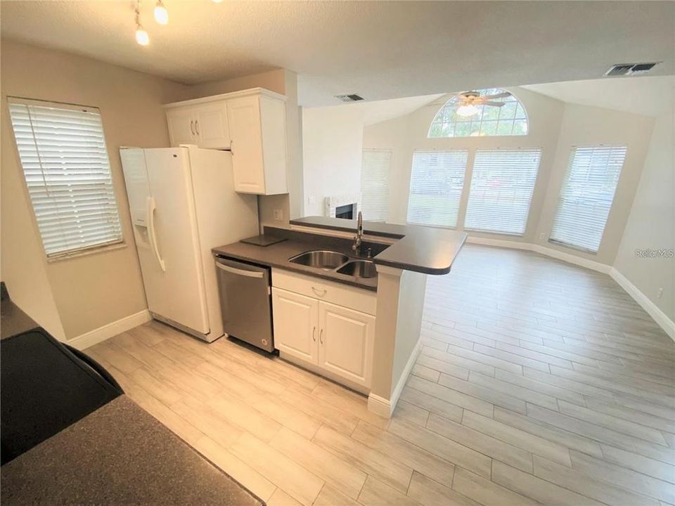 For Rent: $1,650 (2 beds, 2 baths, 992 Square Feet)