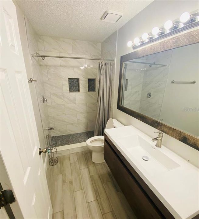 For Rent: $1,650 (2 beds, 2 baths, 992 Square Feet)