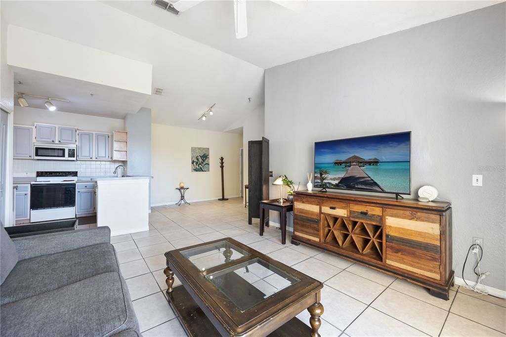 For Sale: $259,000 (4 beds, 2 baths, 1372 Square Feet)