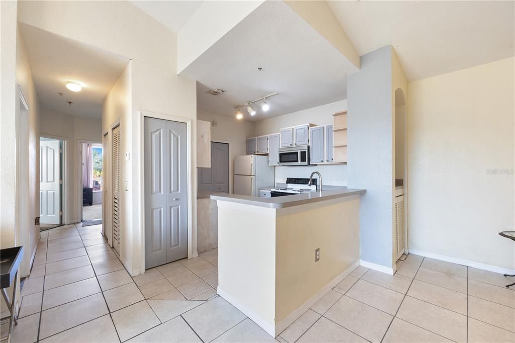 For Sale: $259,000 (4 beds, 2 baths, 1372 Square Feet)