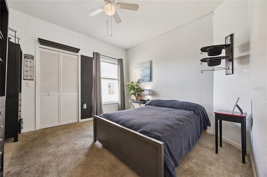 For Sale: $259,000 (4 beds, 2 baths, 1372 Square Feet)