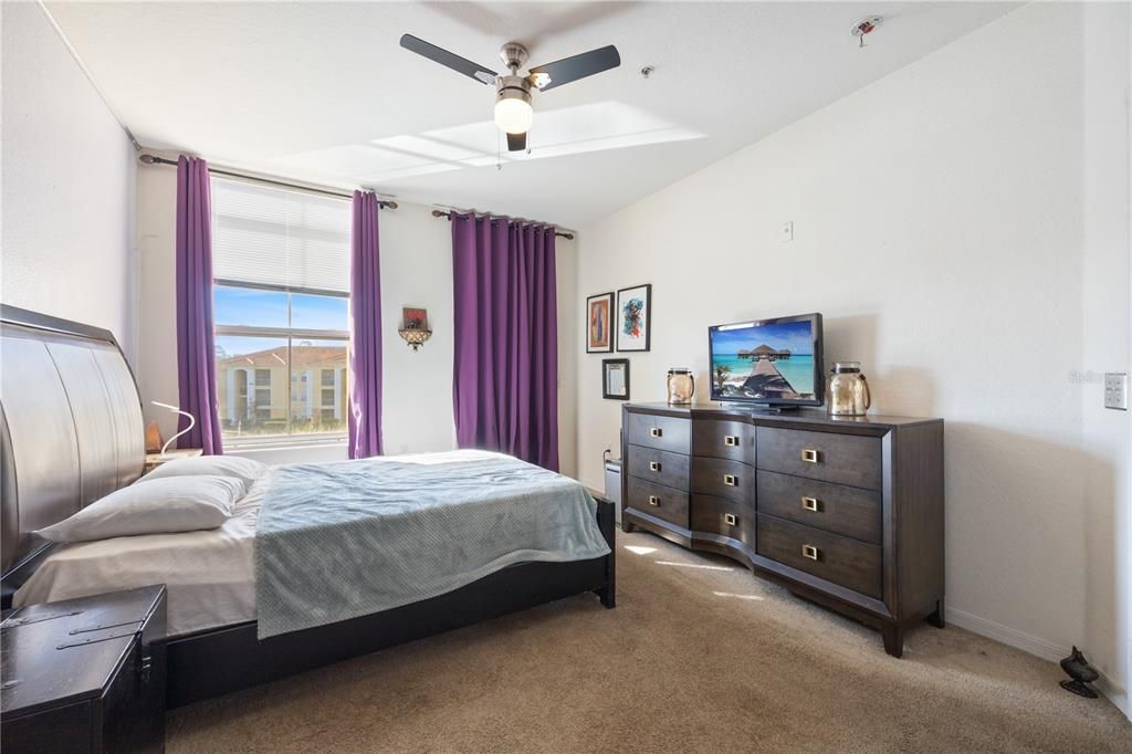 For Sale: $259,000 (4 beds, 2 baths, 1372 Square Feet)