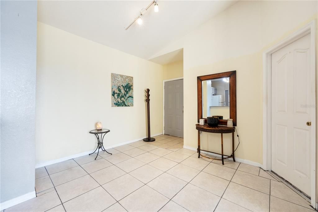 For Sale: $259,000 (4 beds, 2 baths, 1372 Square Feet)