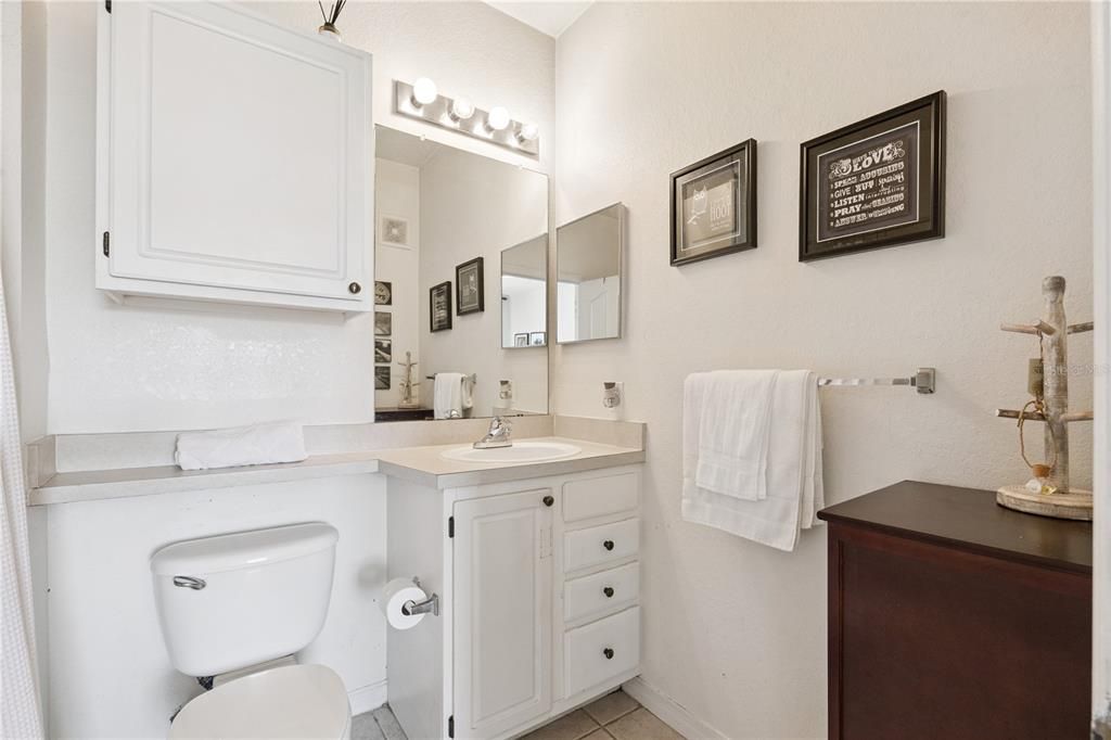 For Sale: $259,000 (4 beds, 2 baths, 1372 Square Feet)