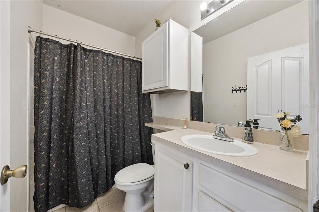 For Sale: $259,000 (4 beds, 2 baths, 1372 Square Feet)
