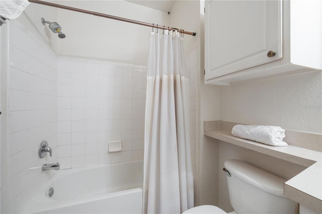 For Sale: $259,000 (4 beds, 2 baths, 1372 Square Feet)