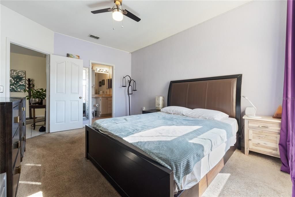 For Sale: $259,000 (4 beds, 2 baths, 1372 Square Feet)