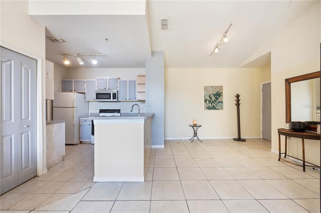 For Sale: $259,000 (4 beds, 2 baths, 1372 Square Feet)