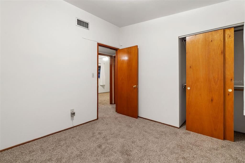 Activo con contrato: $300,000 (3 camas, 1 baños, 932 Pies cuadrados)