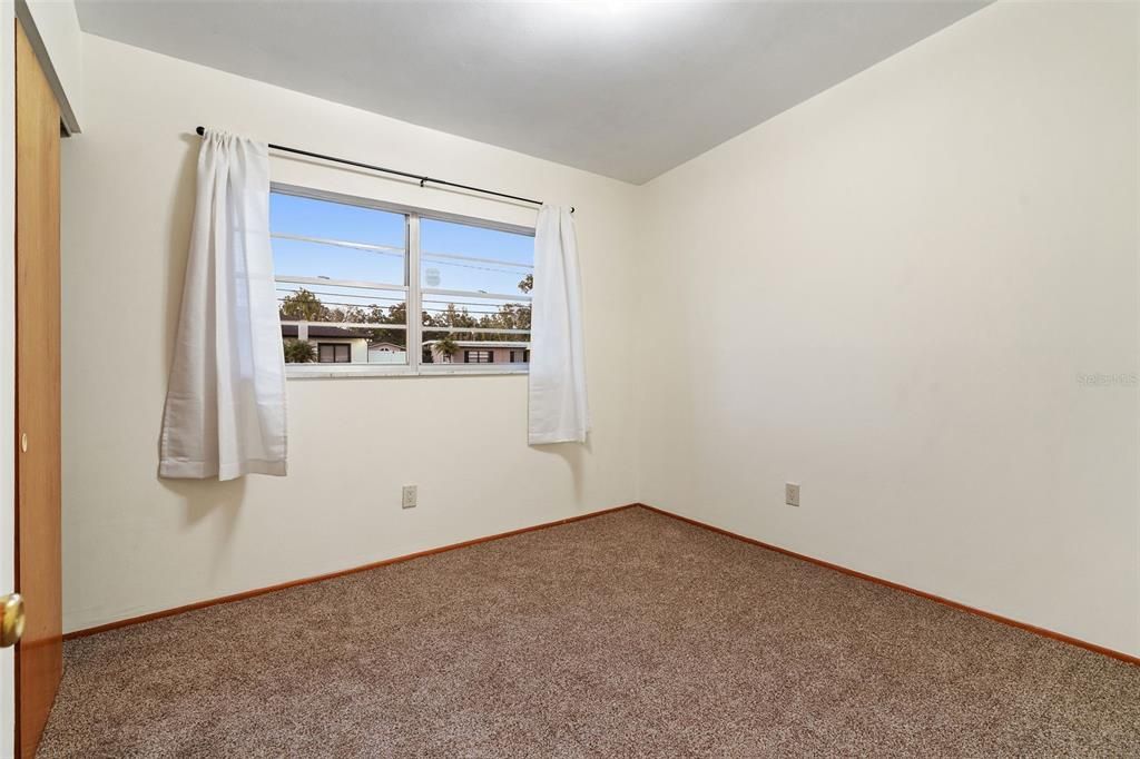 Activo con contrato: $300,000 (3 camas, 1 baños, 932 Pies cuadrados)