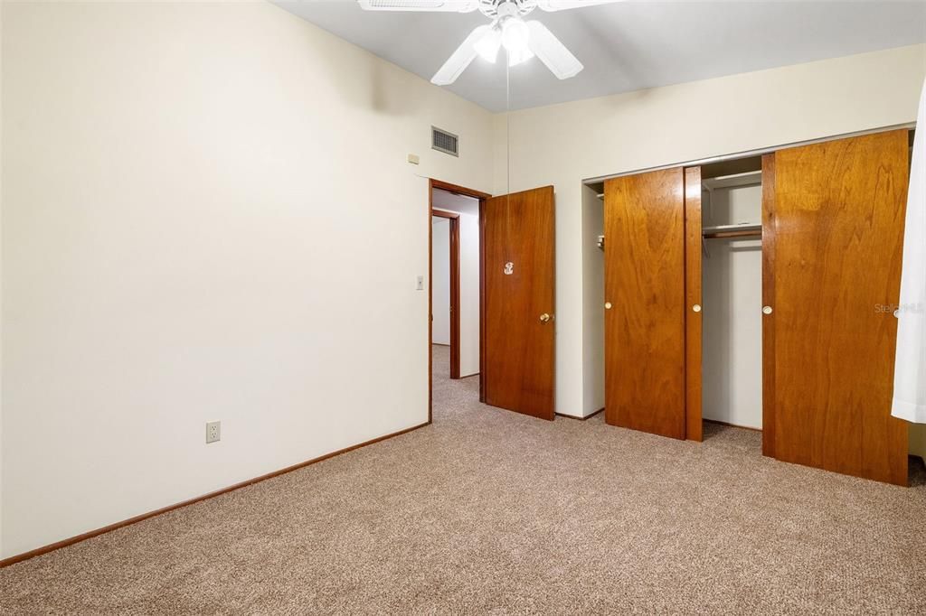 Activo con contrato: $300,000 (3 camas, 1 baños, 932 Pies cuadrados)