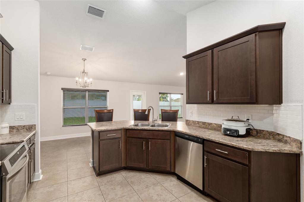 For Sale: $349,900 (4 beds, 2 baths, 1763 Square Feet)
